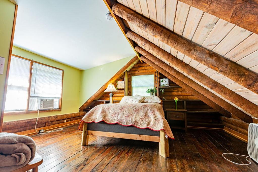 Вилла Authentic Log Cabin Mins From Chatts Best Sites Чаттануга Экстерьер фото